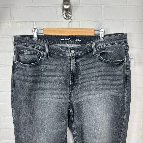 NWT Old Navy Washed Grey Black Mid Rise Boyfriend Jeans Size 16 - Picture 4 of 9